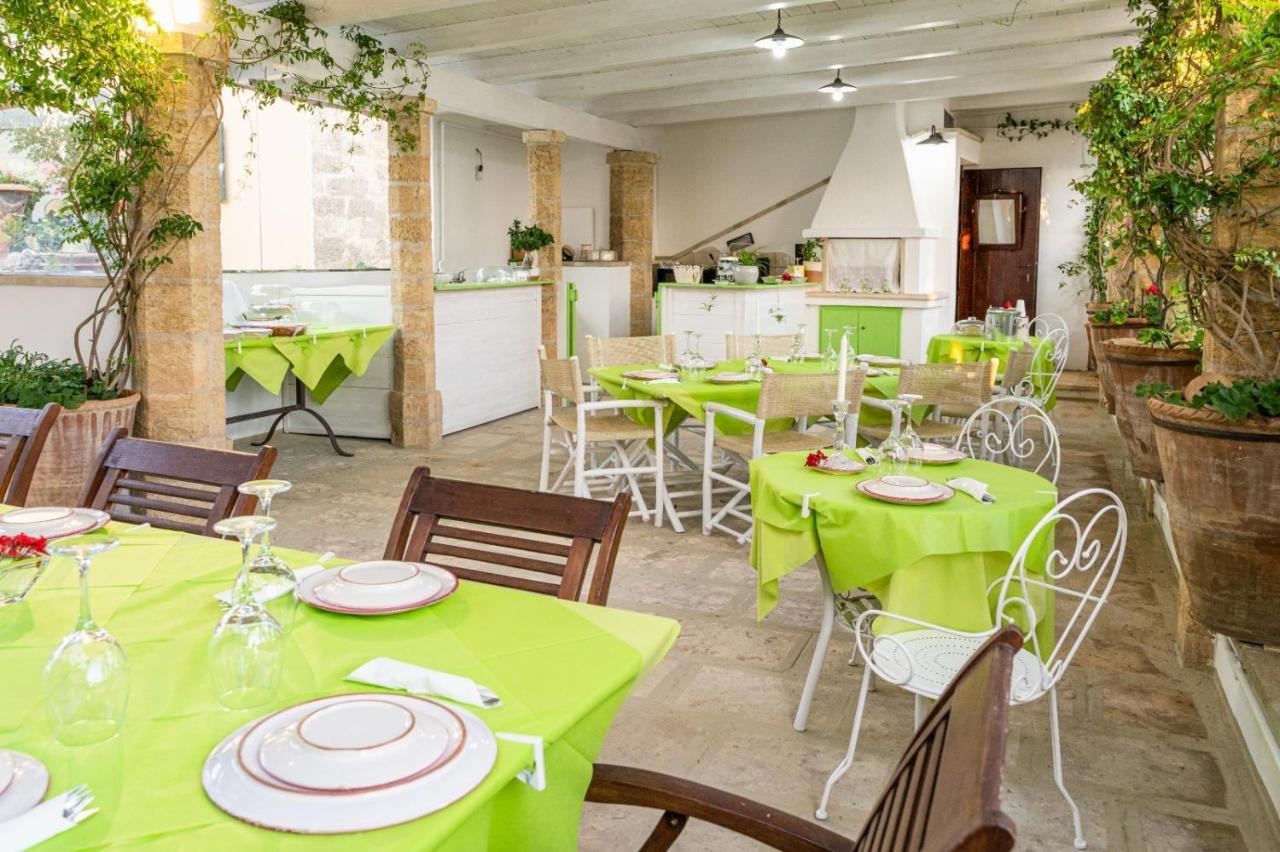 Bed and Breakfast Anticadimora Dei Pepe Salve Exterior foto