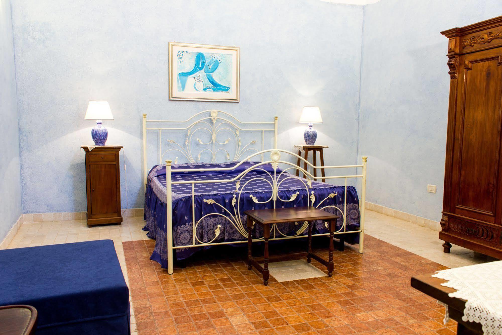 Bed and Breakfast Anticadimora Dei Pepe Salve Exterior foto